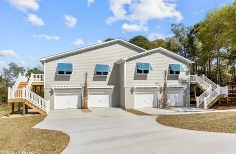 SEArenity - Hot Tub, 3bed/2ba Beach & Sound Access - Image 1