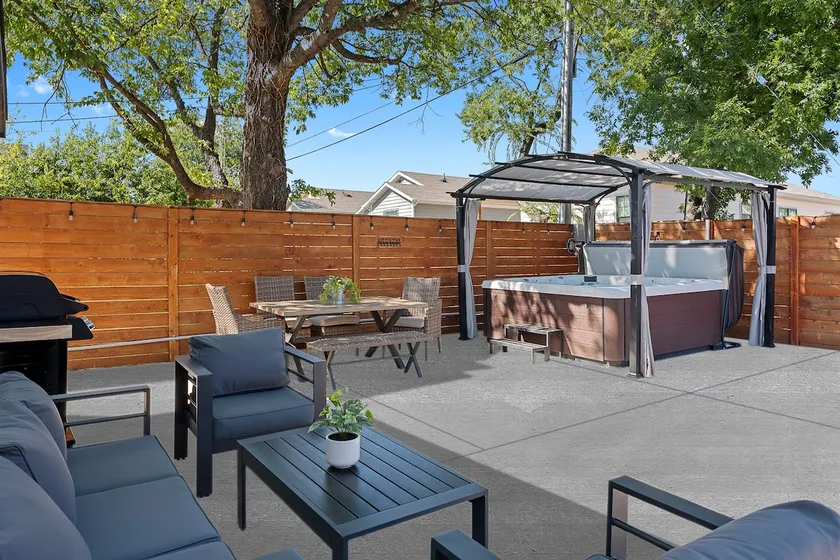 Spacious 5Bdr/5Bath in Downtown FW Stockyards TCU - Image 1