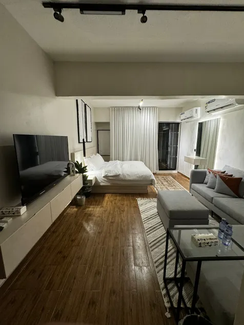 9A|Cozy studio-prime location - Image 1