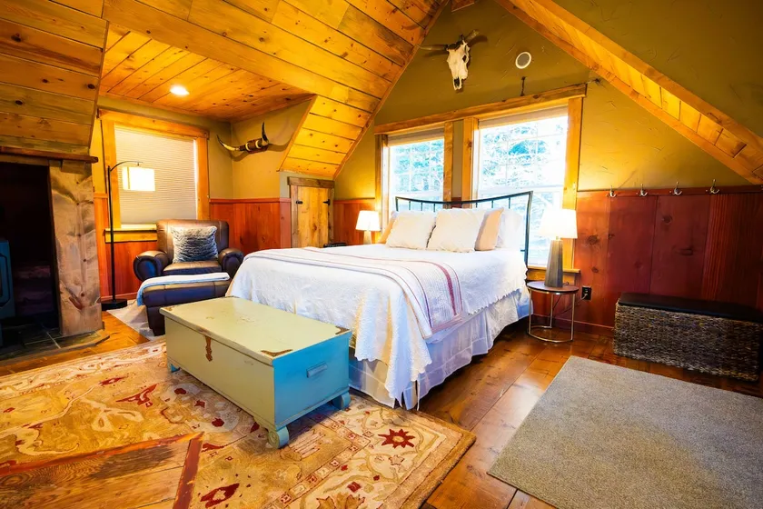 Red Hills Retreat — Upper Carriage House - Image 1