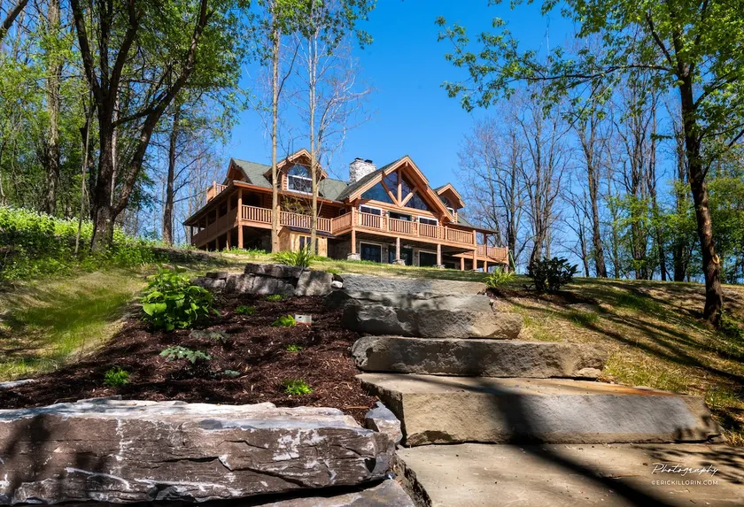 Lakefront-Mountain View Lodge on Lake Champlain - Image 1
