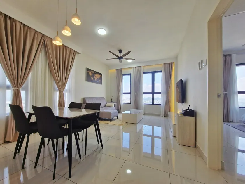 TRIO Bukit Tinggi 2-bedroom NEW Apt with NETFLIX smart tv - Image 1