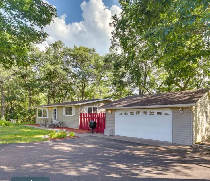 Lake Home - Monthly Rental - Image 1