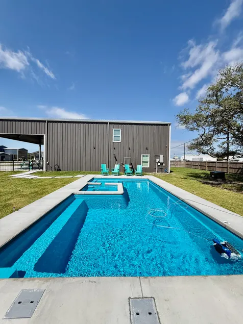 Honey Hole with Pool and Hot Tub Bring Pets Add $ - Image 1