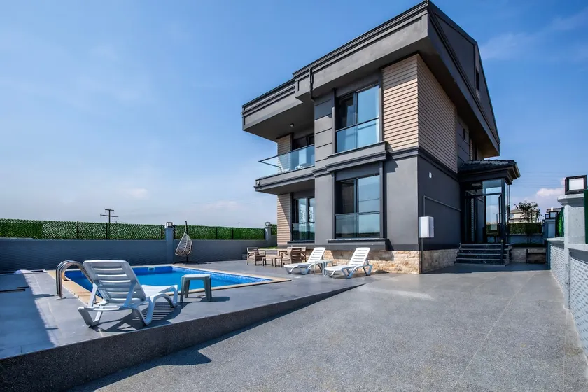 Triplex 7+1 Villa with Sea View - Image 1