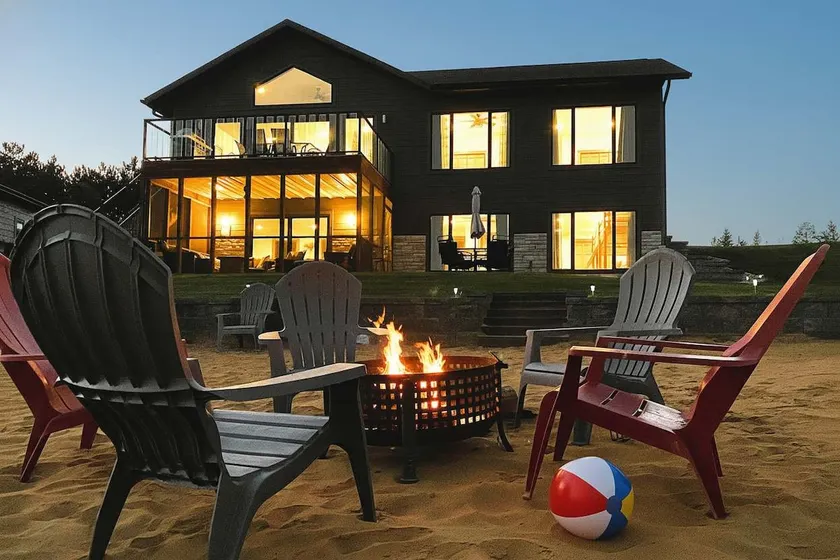 Beach Cottage • Private Lake • Sleeps 14 - Image 1