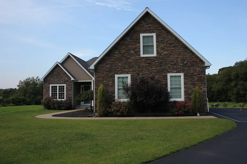 Starlit Skies 4 BR, 3 BATH Country Setting - Image 1