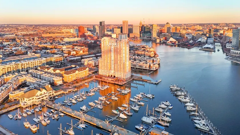 Luxury Harborplace Condo Near Orioles, Ravens, M&T - Image 1