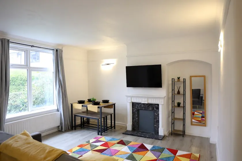 Becontree Retreat - 2BR Near Station - Image 1