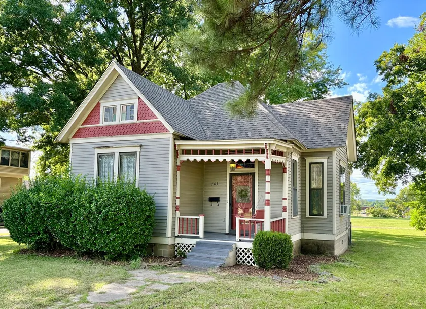 Saunders House -Victorian/Downtown - Image 1