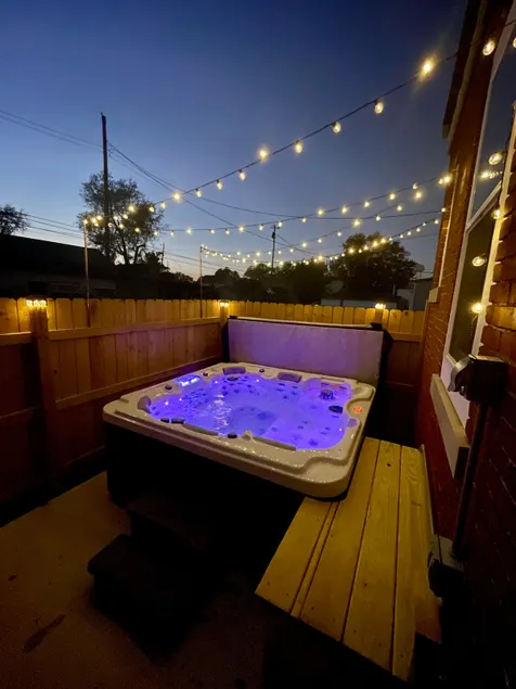 Historic Grocery Hot Tub Getaway - Image 1
