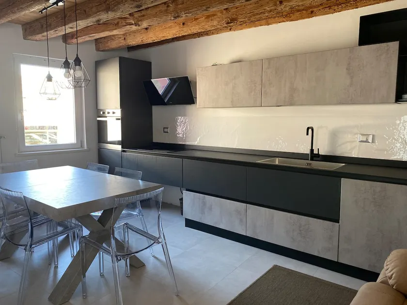 Charming apartment • historic area - Image 1