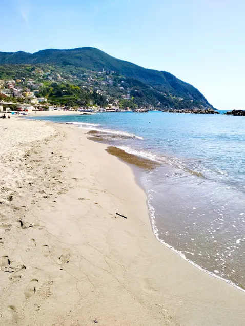 bb Margherita seaside, 20 minutes from the Cinque Terre by train - Image 1