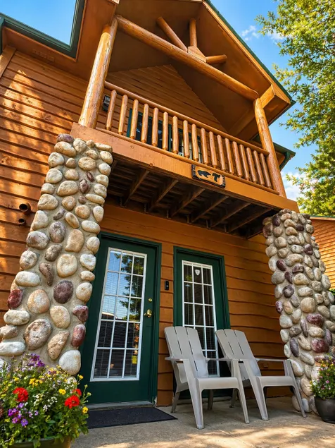 NEW! The Happy Traveler - Cabin at Starved Rock - Image 1