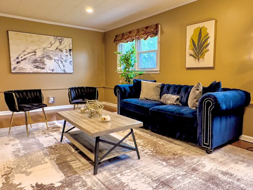 Grand Lakeview Retreat Near Town • Game Rm • 4BR - Image 1