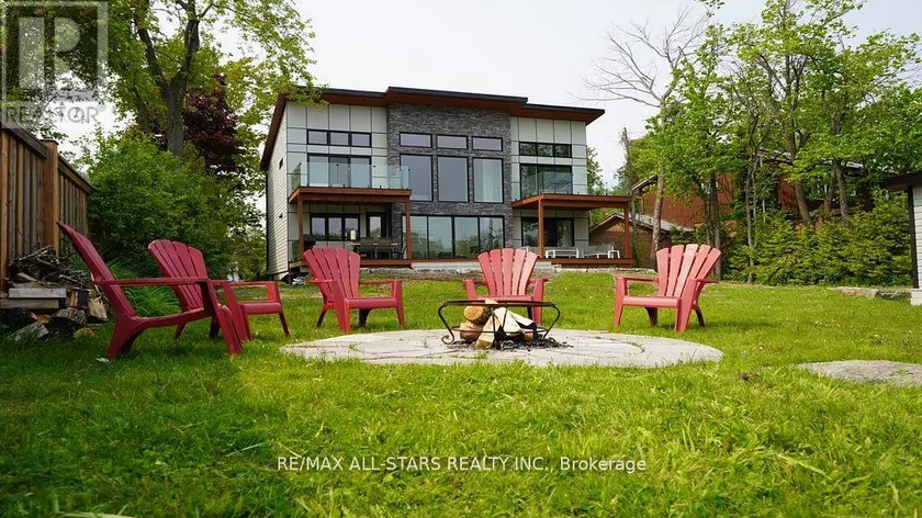 Luxury Waterfrnt Cottage w/Games Room - Image 1