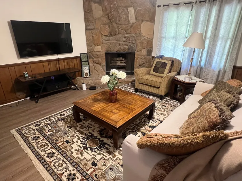 Cozy, comfortable and welcoming! - Image 1