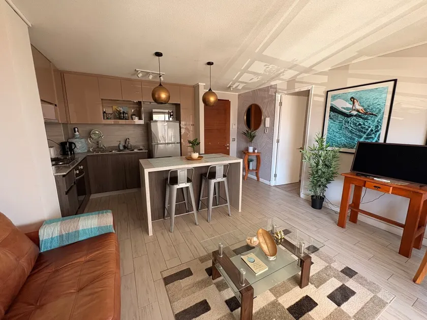 Beautiful and centrally located apartment. 1D 1B Parking included - Image 1