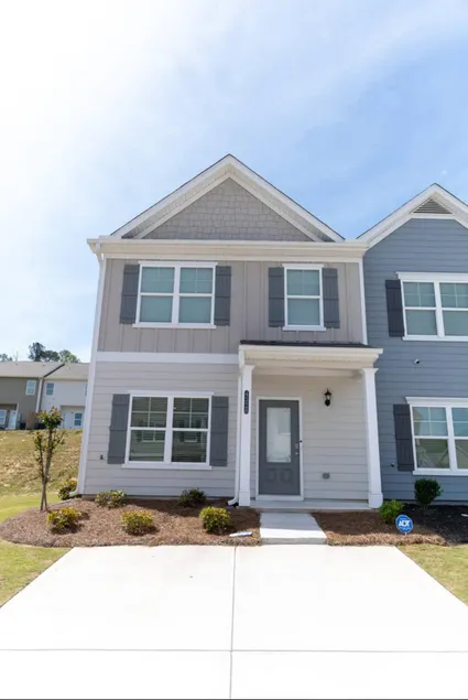 Beautiful New Spacious Townhome - Image 1