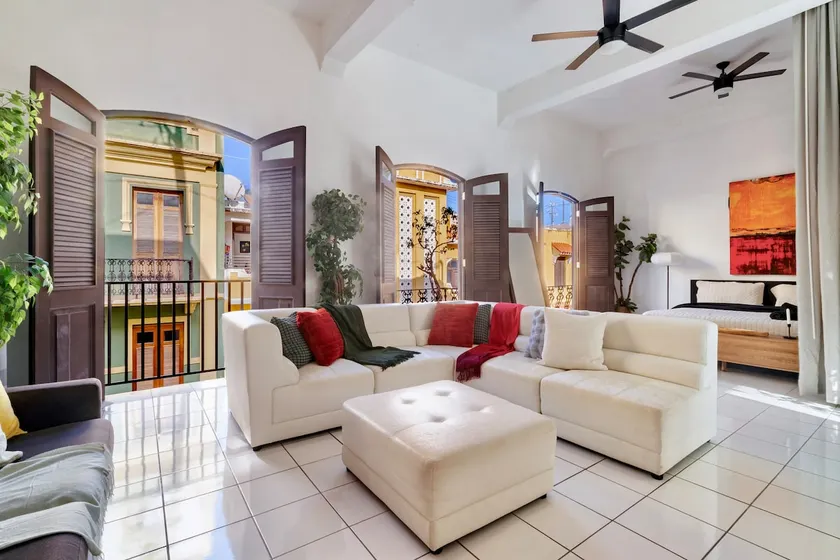 Spanish Penthouse Historic Mansion Private Patio - Image 1