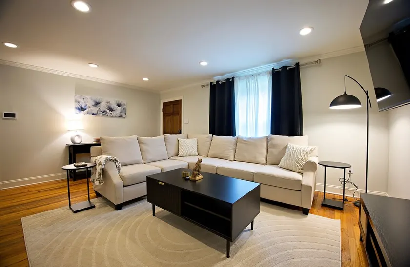 Modern 3BR Near LSU Stadium & LSU Lakes - Image 1