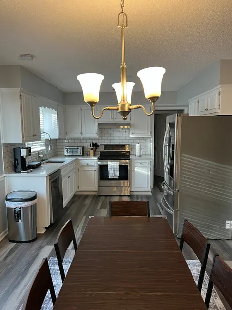 Modern & Spacious, King Bed, Smart HD TVs - Image 1