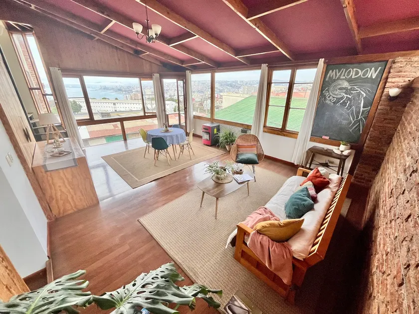 180° bay view, spacious, and heated - Image 1