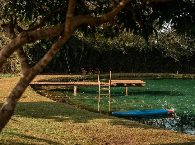 pajuçara house in Holambra with lake and stand up paddle boarding - Image 1
