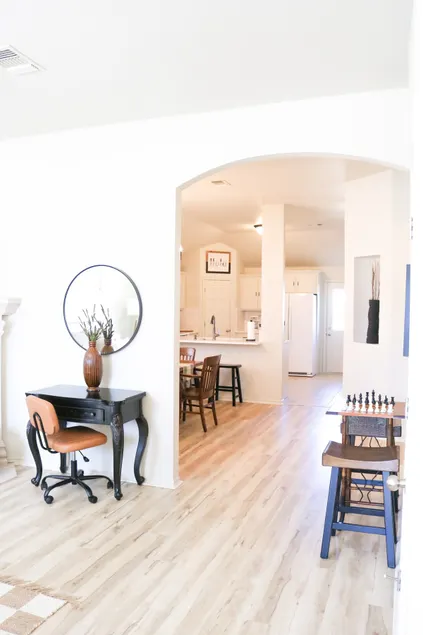 Charming Yet Modern 3bd Home - Image 1
