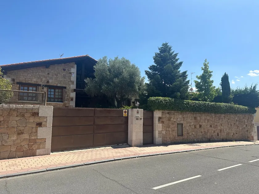 El Olivo Rural House - Image 1