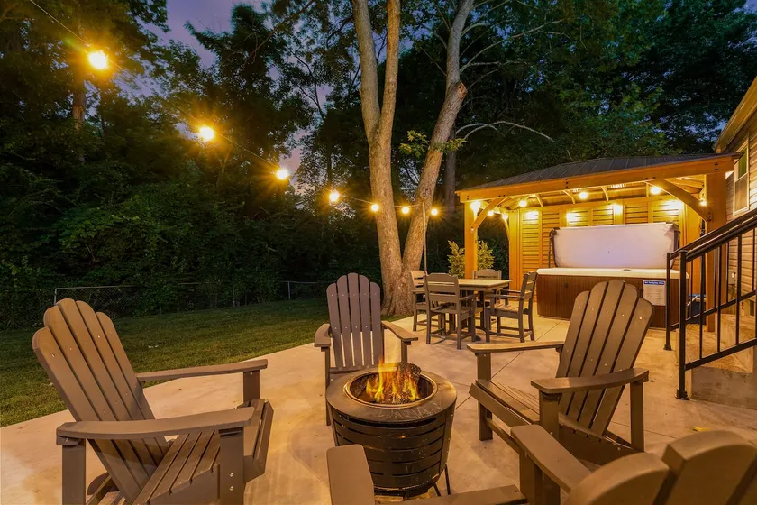 Hot Tub Gazebo | Game Room | 2 Kings | Sleeps 8 - Image 1