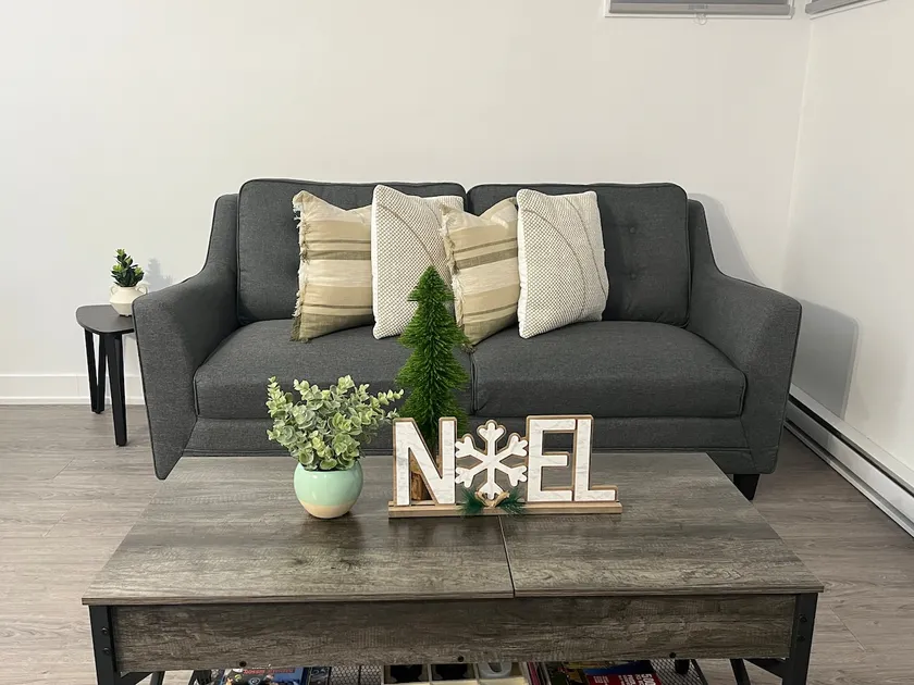 Cozy Modern Apt near Ottawa w/ Parking, Wifi, AC - Image 1