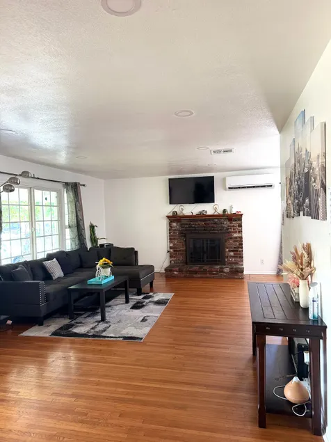 Spacious house Nearby Disneyland/ Beach/Asian Town - Image 1