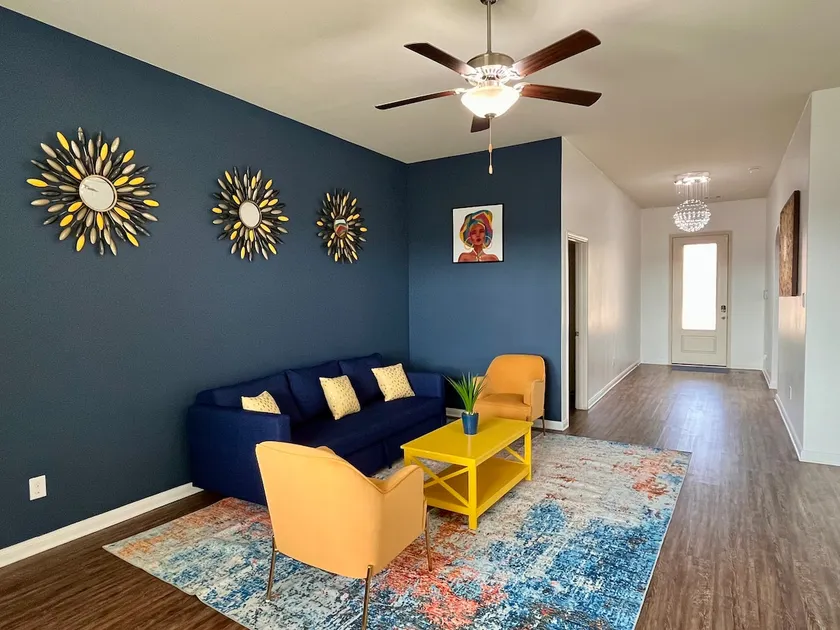 2 king beds Luxury Blue themed Cozy retreat - Image 1
