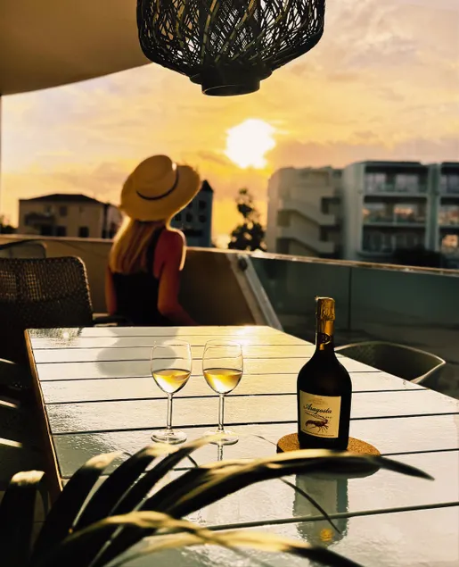 Stay in Style near Beach•Charming Terrace&Parking - Image 1