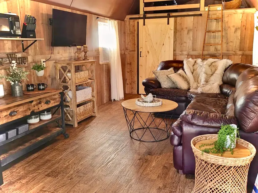 Glamping Family Cabin near Illinois River - Image 1