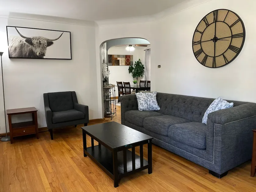 PrivateAPT/Near Food, Stores,Garage parking - Image 1