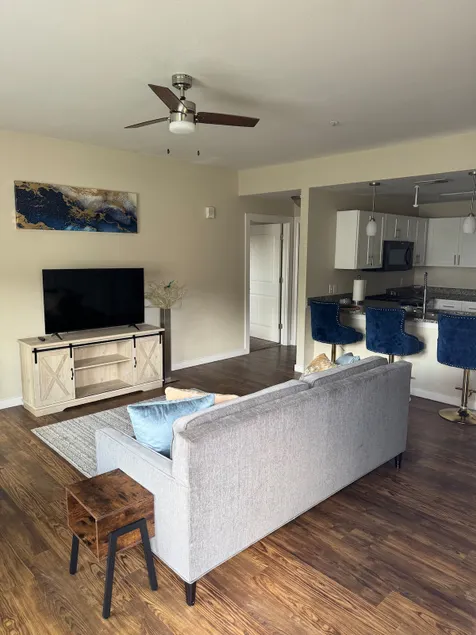 Luxury 2BR/2BA w Pool, Gym & Balcony Near Ft. Hood - Image 1