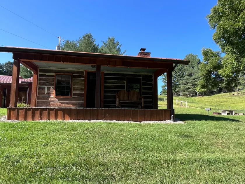 Possum Hollow Cabins Unit 3 - Image 1