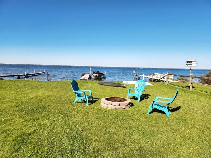 Oneida Lakeside Retreat - Image 1