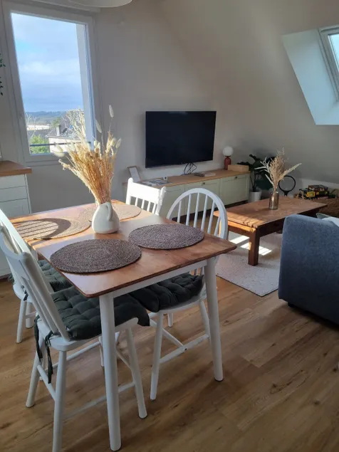 Pibri's perch / Maddy's apartments - Image 1