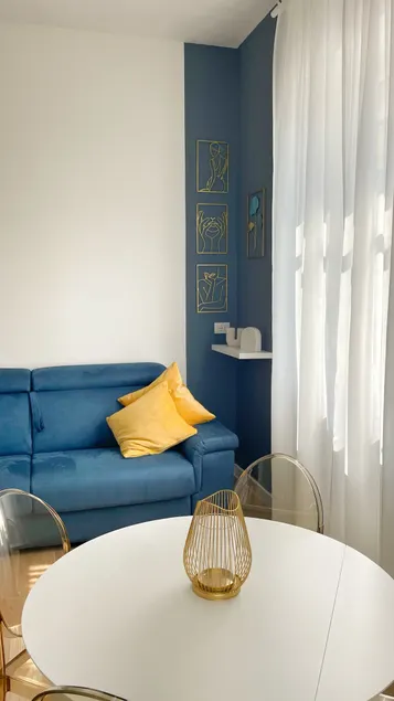 Downtown apartment + Free WiFi + Parking + Balcony - Image 1