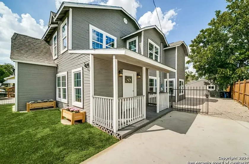 3 bedroom /3 bathroom king suite close to Pearl/DT - Image 1