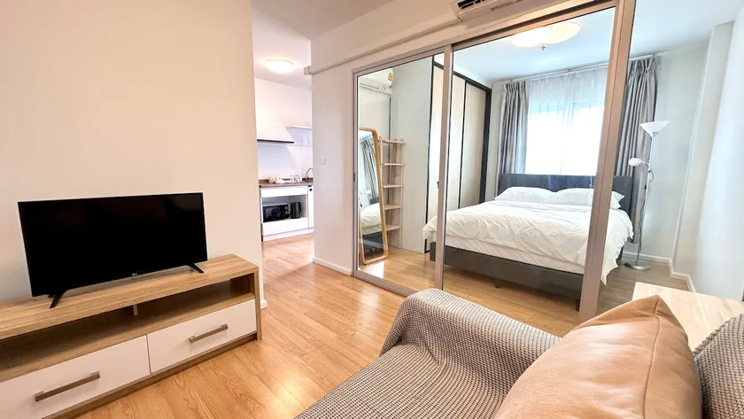 Comfy Condo near Pak Nam BTS, Amazing River Views. - Image 1
