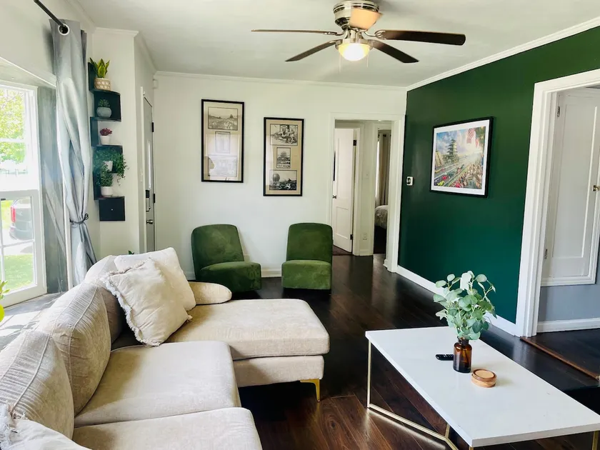 Indy home! Sleeps 7-prime location-game room! - Image 1