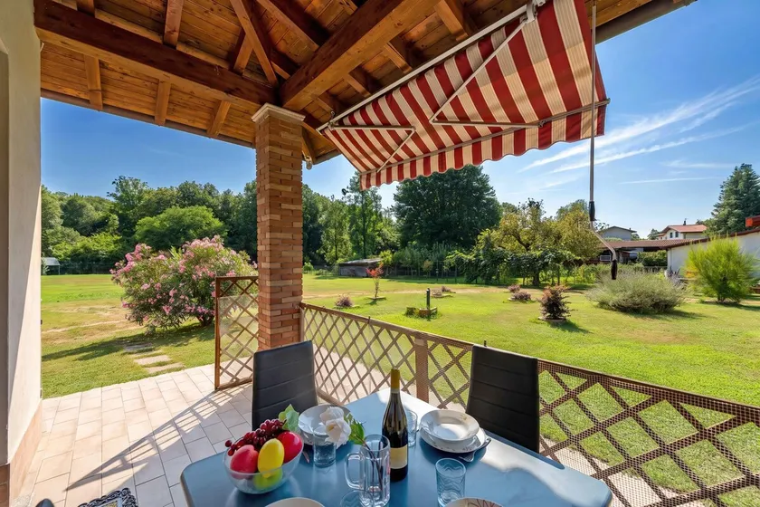 La Casa In Campagna: Rustic Retreat 800m from the Lake - Happy Rentals - Image 1