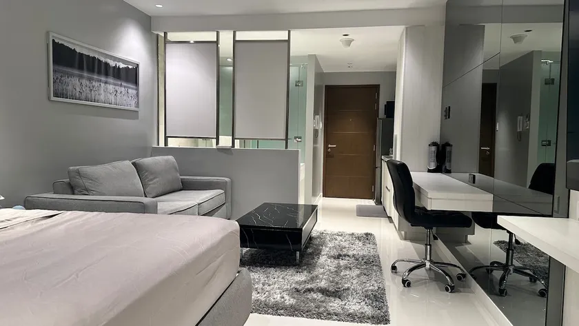 Novotel Suites Manila at Acqua - Image 1