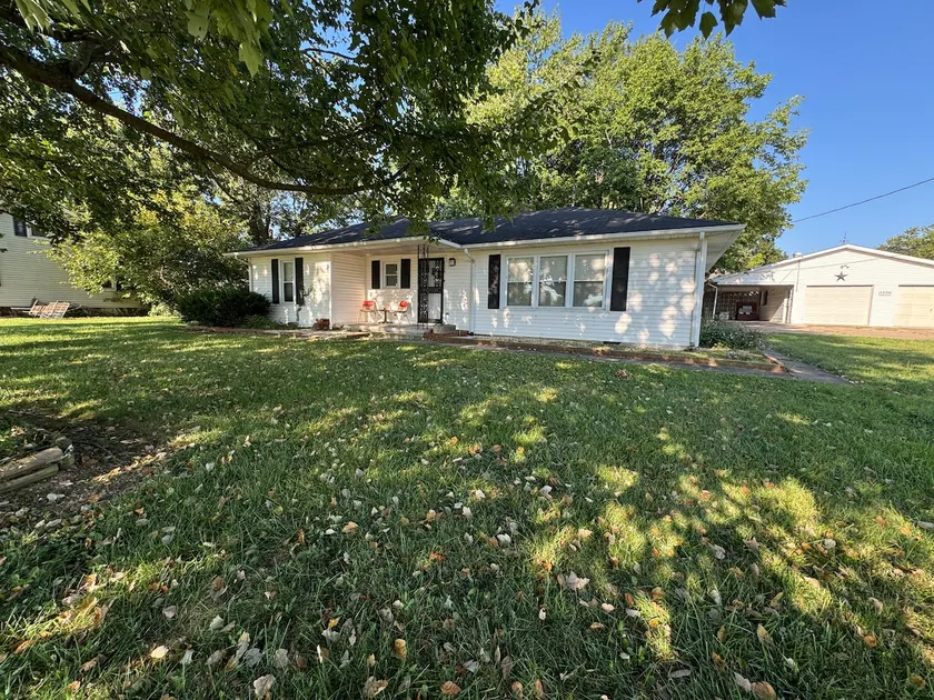 3 Bedroom Home Near Park - Image 1