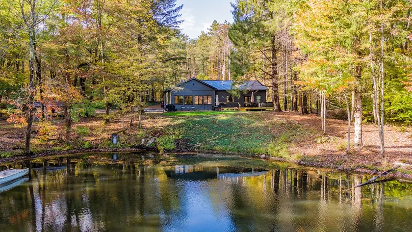 Luxury Cabin | Hot Tub, Ponds, Fishing & Fire Pit - Image 1