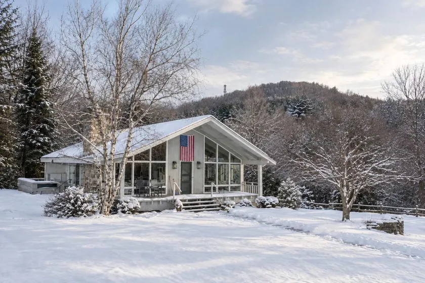 Private 5-BR Mountain Estate 10-Min to Manchester - Image 1